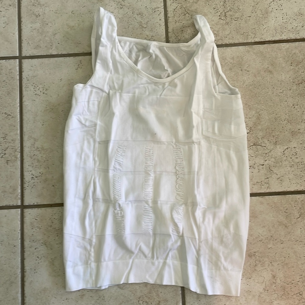 Men’s NWT White Fitted Workout Tank Top. 2X/3X.